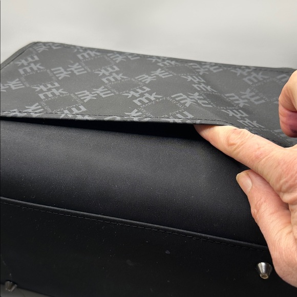 Mary Kay Black Travel Bag - Picture 7 of 11